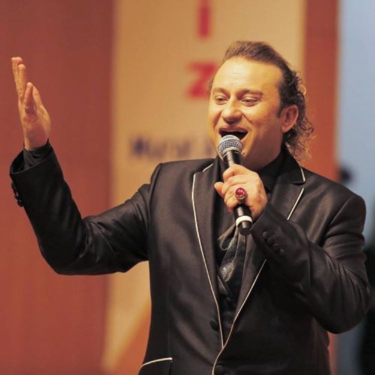 12. Türk Sanat Müzii Günü'nde Zeki Müren Büyük Ödülü verildi... 